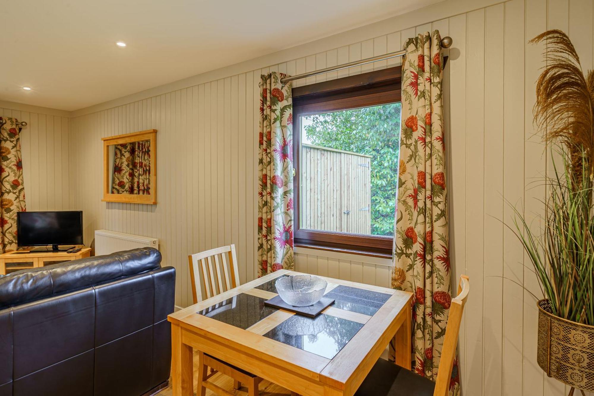 Bluebell Lodge 4 With Hot Tub Newton Stewart Zewnętrze zdjęcie